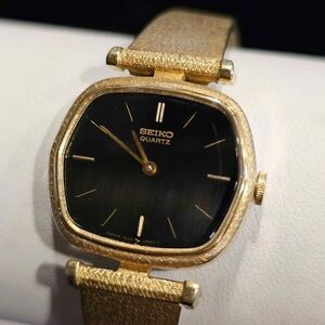 Vintage Seiko 1400-7120 ladies black dial watch